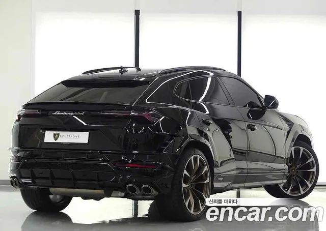 Lamborghini Urus 2023 thumb 4