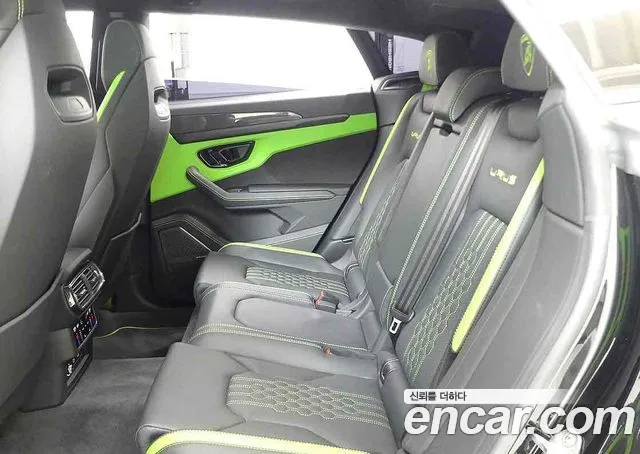 Lamborghini Urus 2023 thumb 10