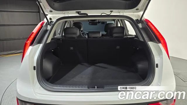 Kia Niro 2023 thumb 4