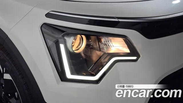 Kia Niro 2023 thumb 7