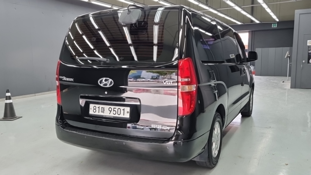 Hyundai Starex 2014 thumb 2