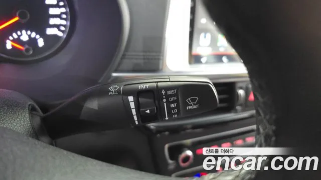 Kia K5 2016 thumb 10