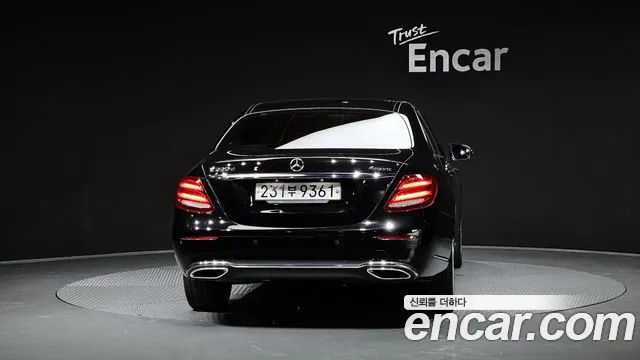 Mercedes-Benz E-Класс 2019 thumb 2