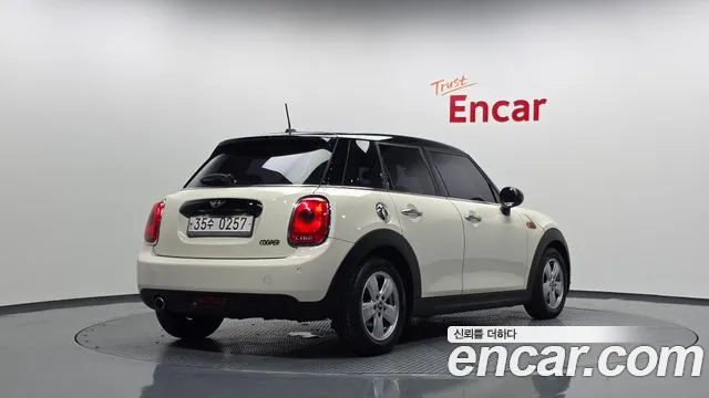 Mini Hatch 2016 thumb 3