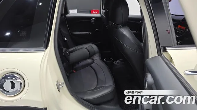 Mini Hatch 2016 thumb 4