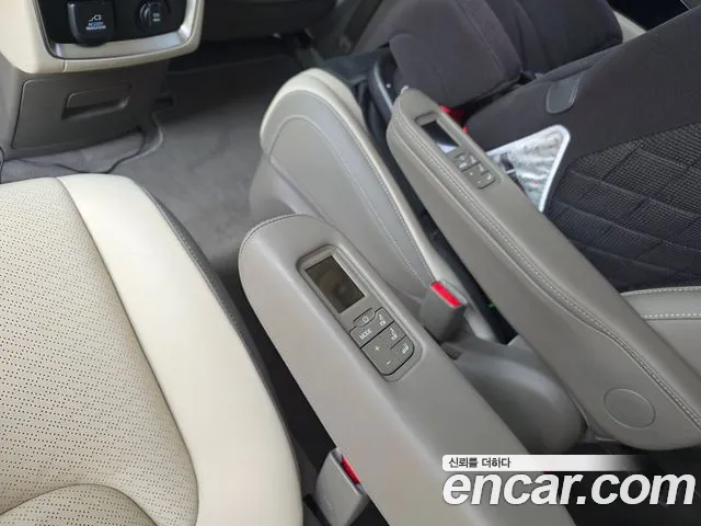 Kia Carnival 2025 thumb 4
