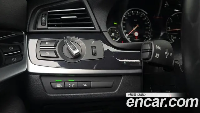 BMW 5 серии 2016 thumb 9