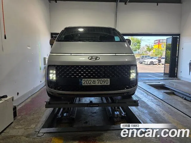 Hyundai Staria 2022 thumb 5
