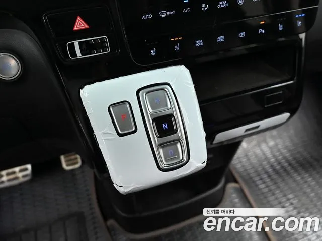 Hyundai Staria 2022 thumb 9