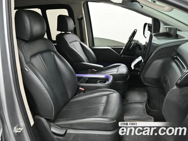 Hyundai Staria 2022 thumb 10