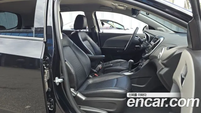 Chevrolet Aveo 2017 thumb 12