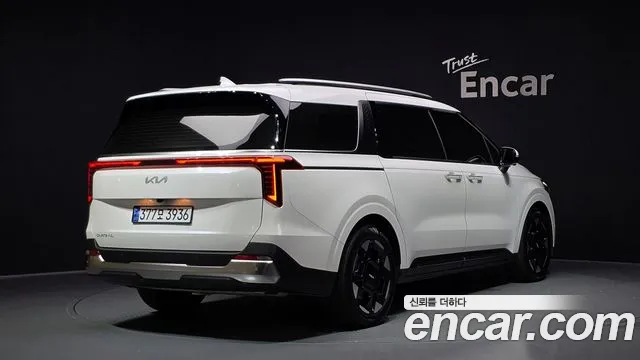 Kia Carnival 2024 thumb 2
