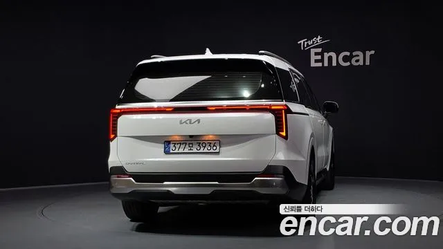 Kia Carnival 2024 thumb 4