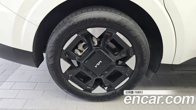 Kia Carnival 2024 thumb 5