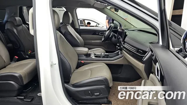Kia Carnival 2024 thumb 11