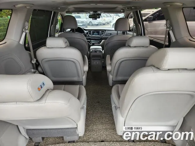 Kia Carnival 2014 thumb 3