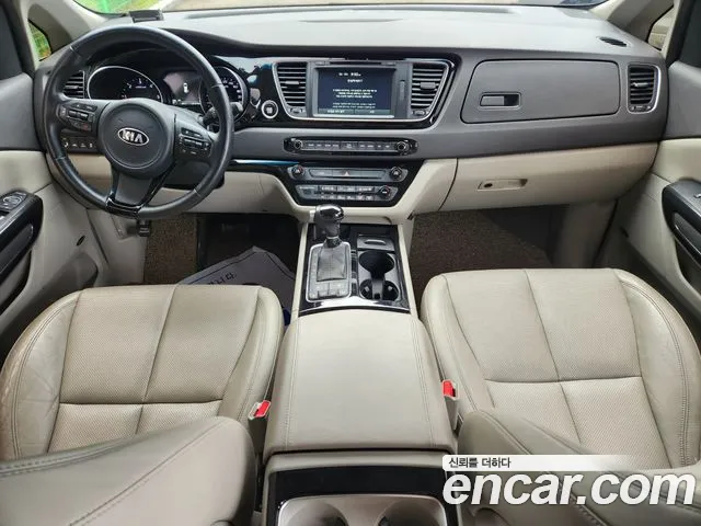 Kia Carnival 2014 thumb 7