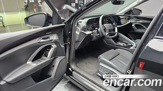 Audi Q5 2025 thumb 9