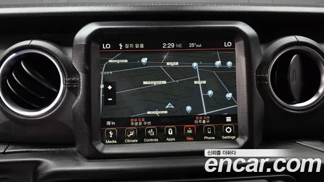 Jeep Wrangler 2021 thumb 9