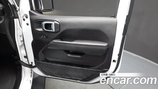 Jeep Wrangler 2021 thumb 8