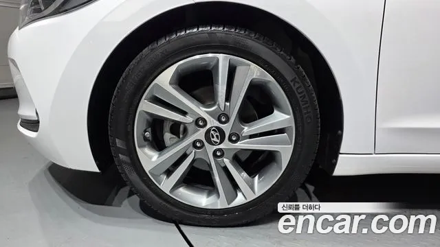 Hyundai Avante 2017 thumb 11