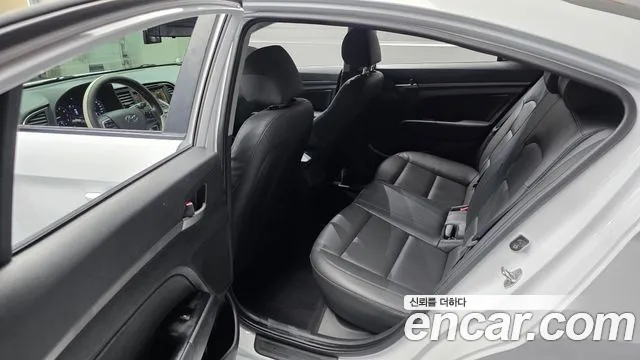Hyundai Avante 2017 thumb 8