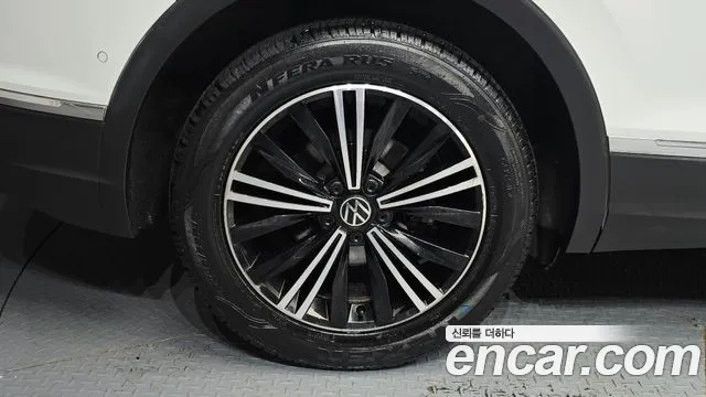 Volkswagen Tiguan 2021 thumb 5