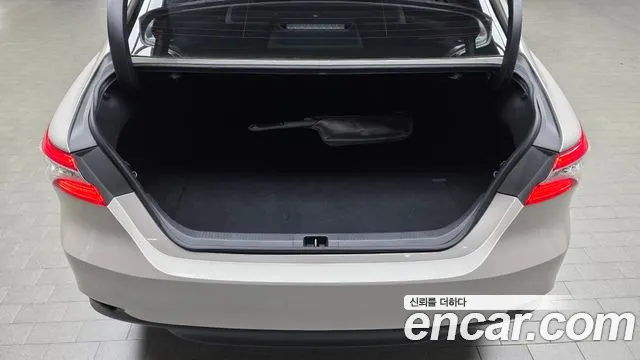 Toyota Camry 2019 thumb 9