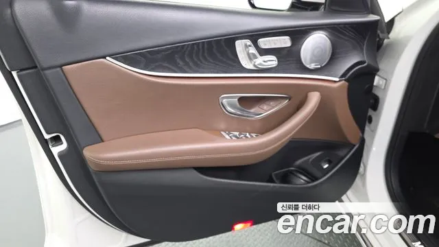 Mercedes-Benz E-Класс 2019 thumb 10