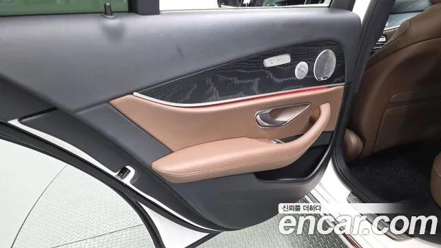 Mercedes-Benz E-Класс 2019 thumb 3