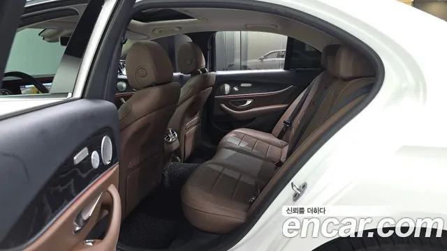 Mercedes-Benz E-Класс 2019 thumb 6