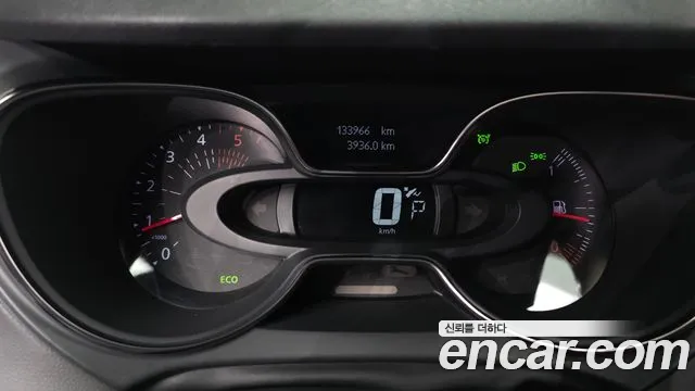 Renault Captur 2017 thumb 8