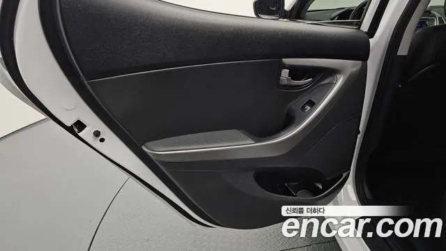 Hyundai Avante 2014 thumb 5