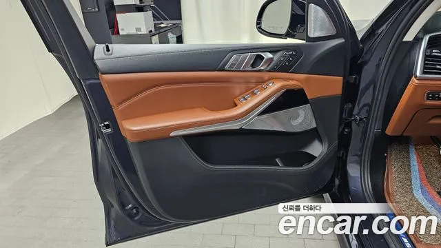 BMW X7 2020 thumb 3