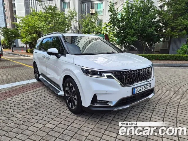 Kia Carnival 2023 thumb 2
