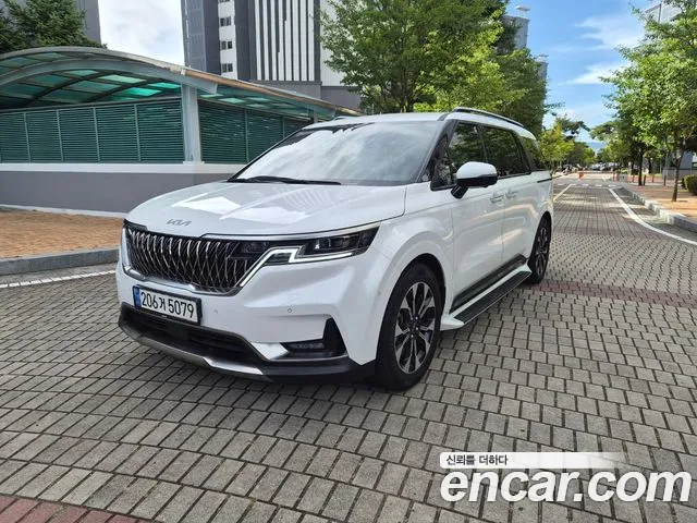 Kia Carnival 2023 thumb 3