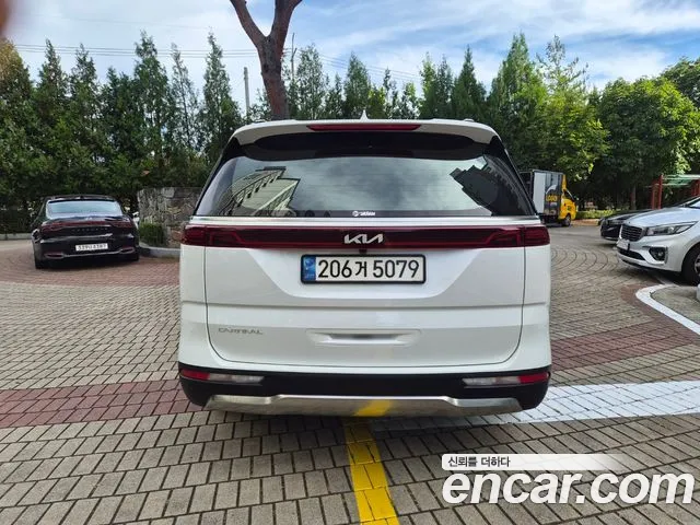 Kia Carnival 2023 thumb 4