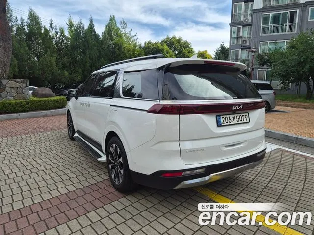 Kia Carnival 2023 thumb 6