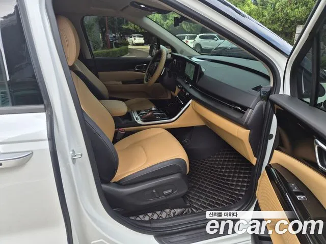 Kia Carnival 2023 thumb 9