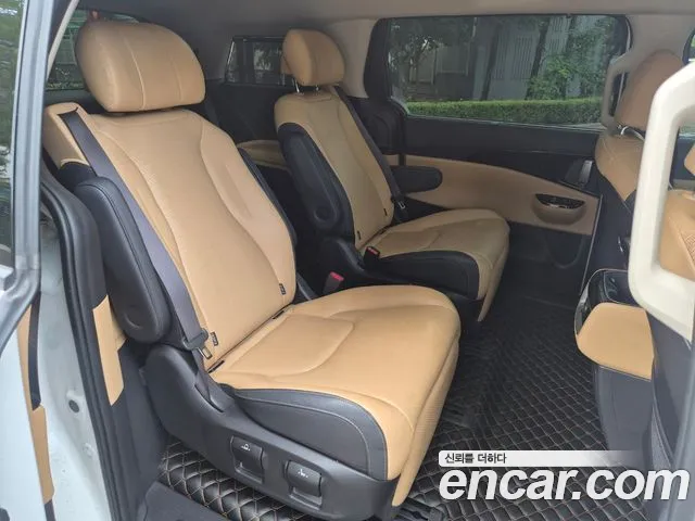 Kia Carnival 2023 thumb 10