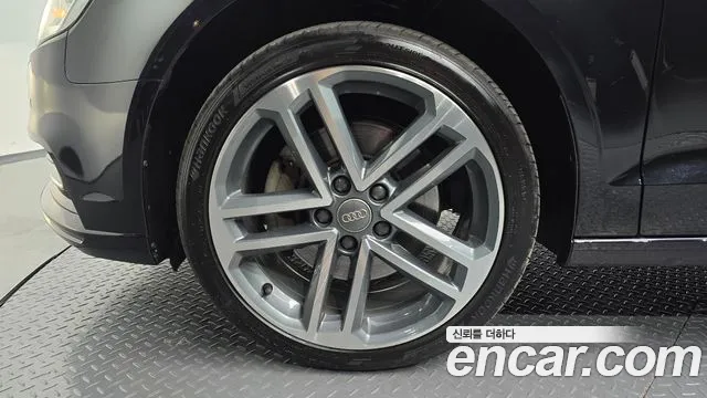 Audi A3 2020 thumb 4