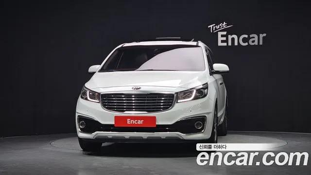 Kia Carnival 2015 thumb 12