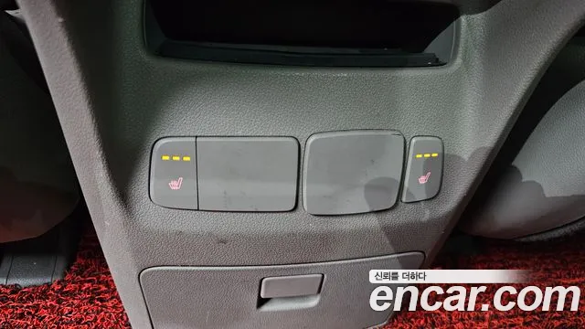 Kia Carnival 2015 thumb 8