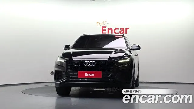 Audi Q8 2021 thumb 2