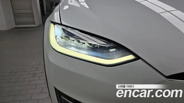 Tesla Model X 2019 thumb 8
