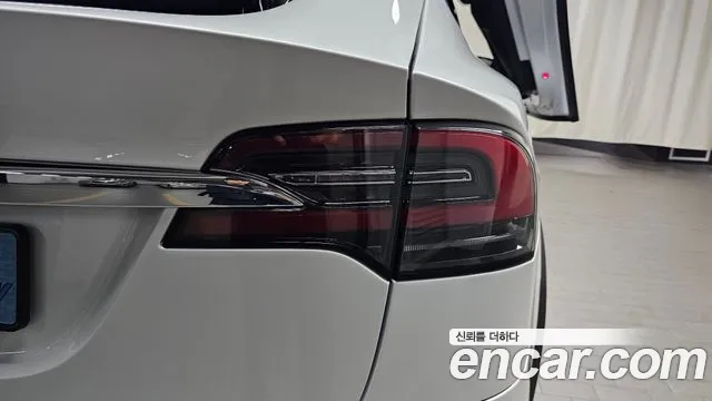 Tesla Model X 2019 thumb 10