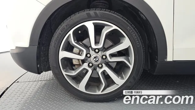 KG_Mobility_Ssangyong TIBOLI 2015 thumb 6