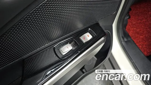 KG_Mobility_Ssangyong TIBOLI 2015 thumb 8