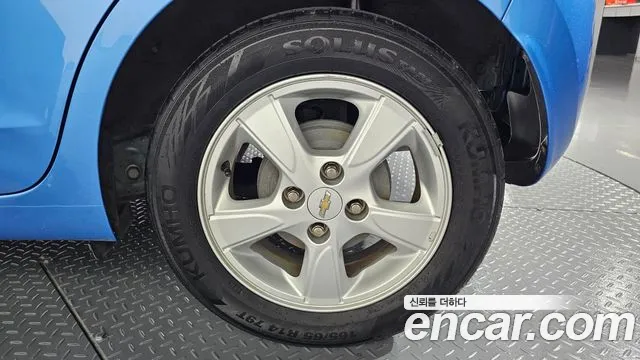 Chevrolet Spark 2017 thumb 2