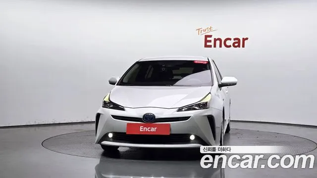 Toyota Prius 2021 thumb 2